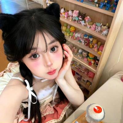 蒙娜丽莎与血月亮